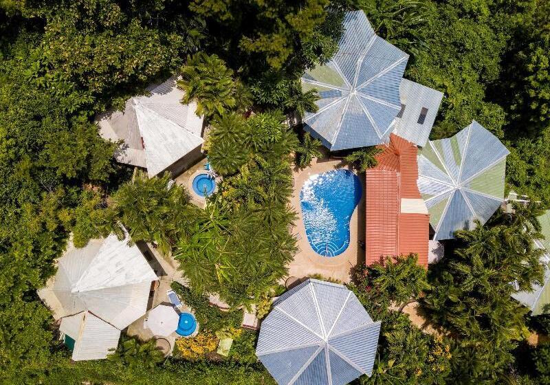 هتل Tamarindo Village