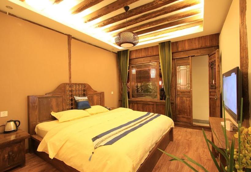 فندق Village Green Inn