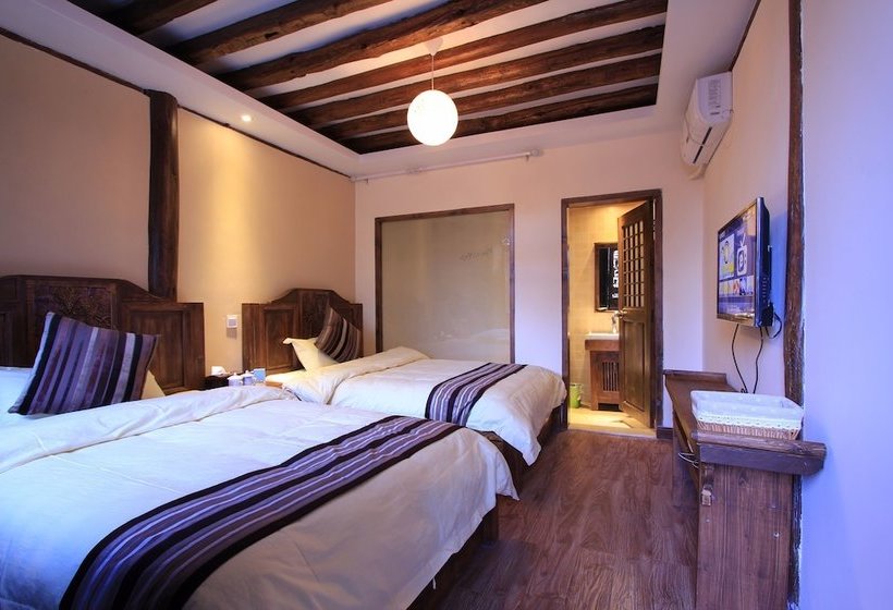 فندق Village Green Inn