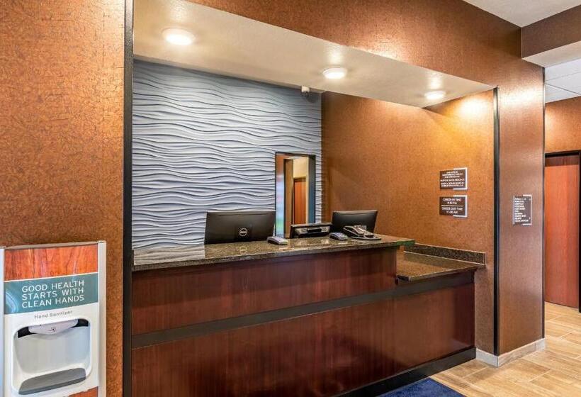 Cobblestone Hotel & Suites Hartford