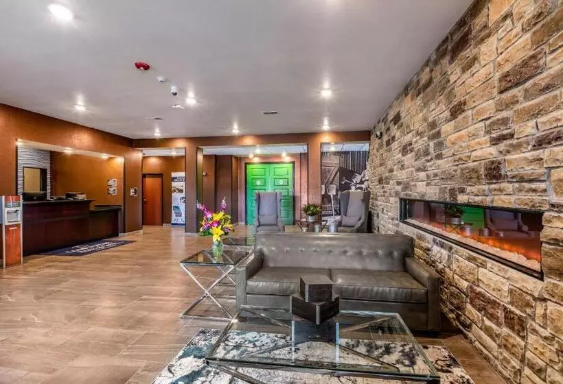 Cobblestone Hotel & Suites Hartford