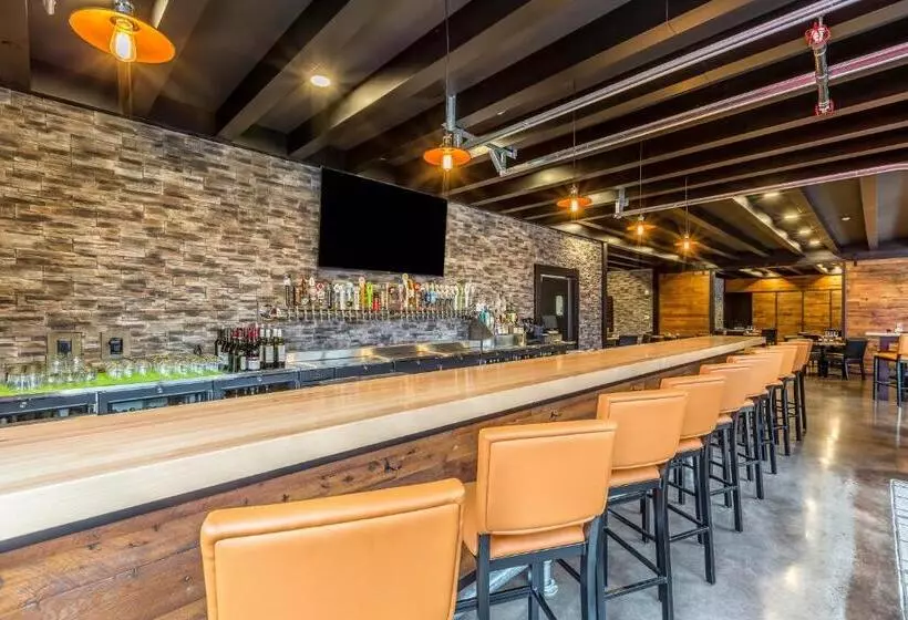 Cobblestone Hotel & Suites Hartford