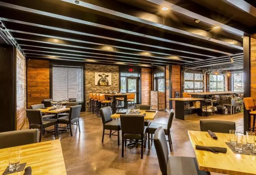 Cobblestone Hotel & Suites Hartford