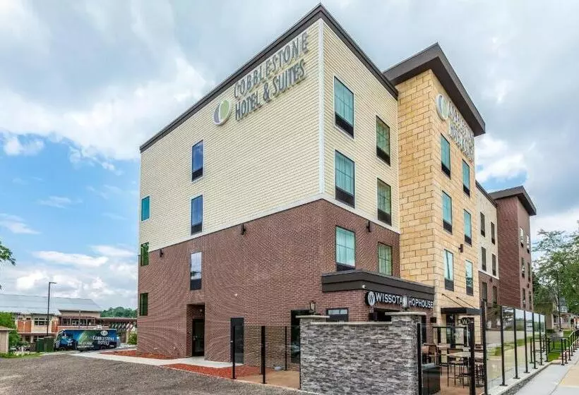 Cobblestone Hotel & Suites Hartford
