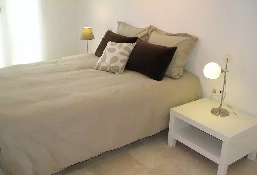 ホテル Apartamentos Doña Carmen