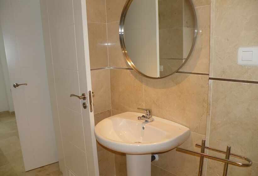 فندق Apartamentos Doña Carmen