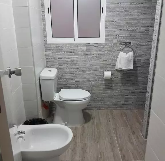 هتل Guesthouse Central