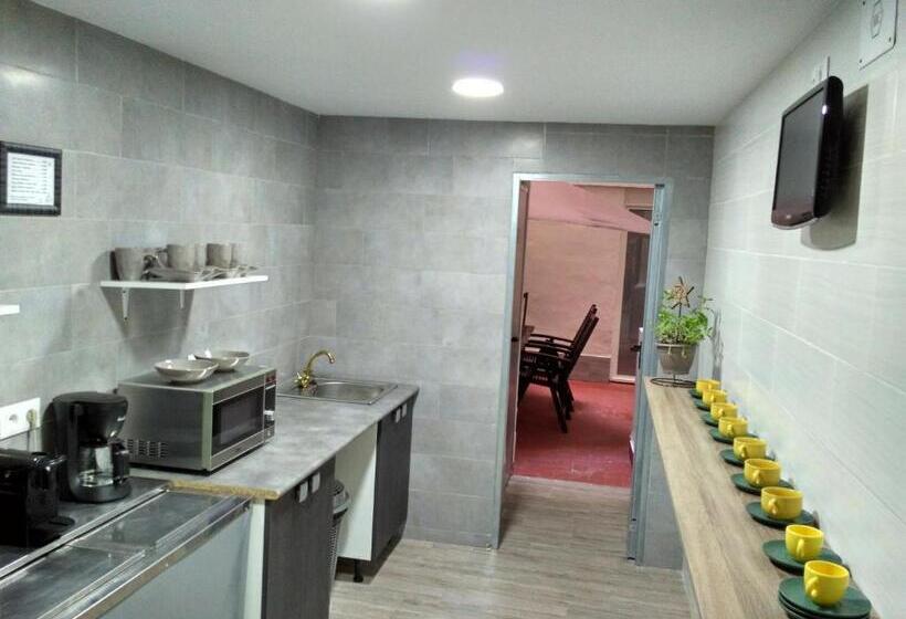 هتل Guesthouse Central