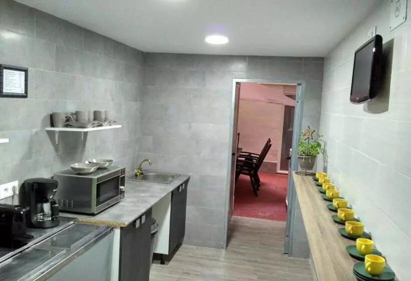 هتل Guesthouse Central