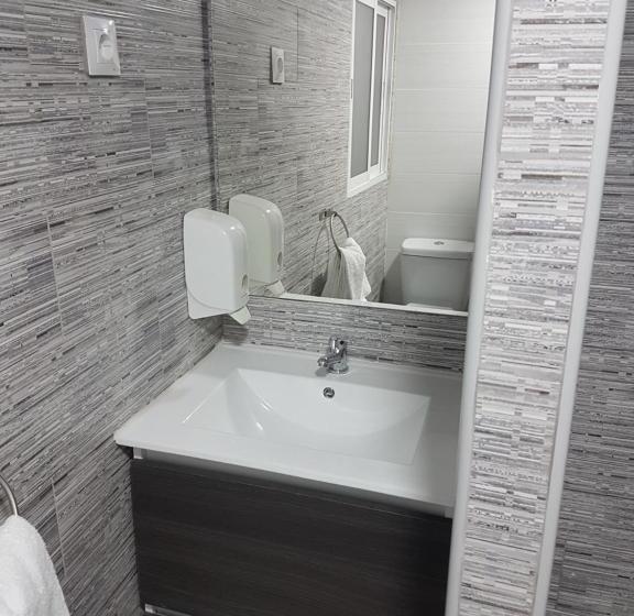 هتل Guesthouse Central