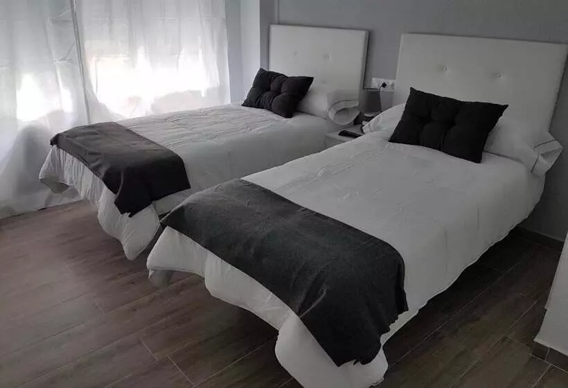 هتل Guesthouse Central