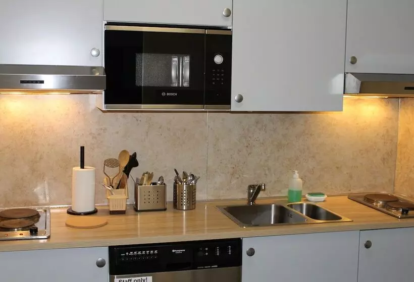 Hotelli Guesthouse  Kuin Kotonaan