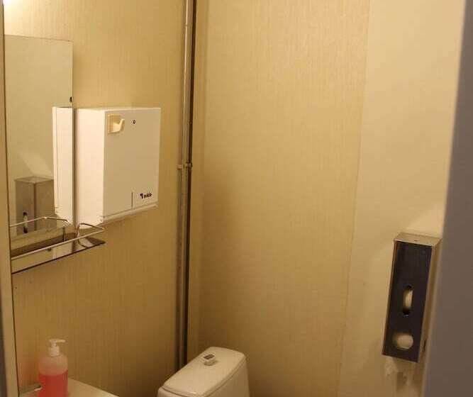 هتل Guesthouse  Kuin Kotonaan