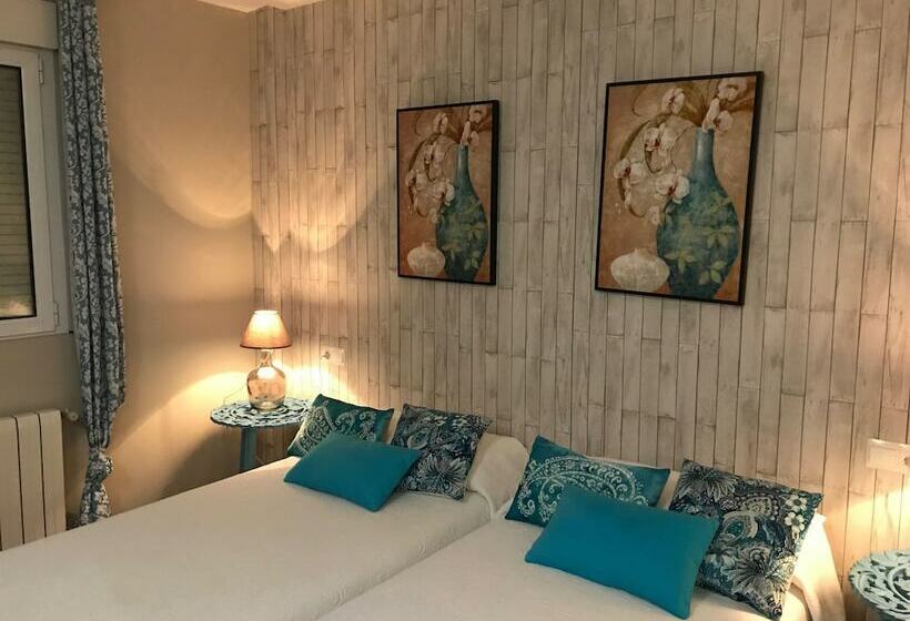 ホテル Hostal Llanda