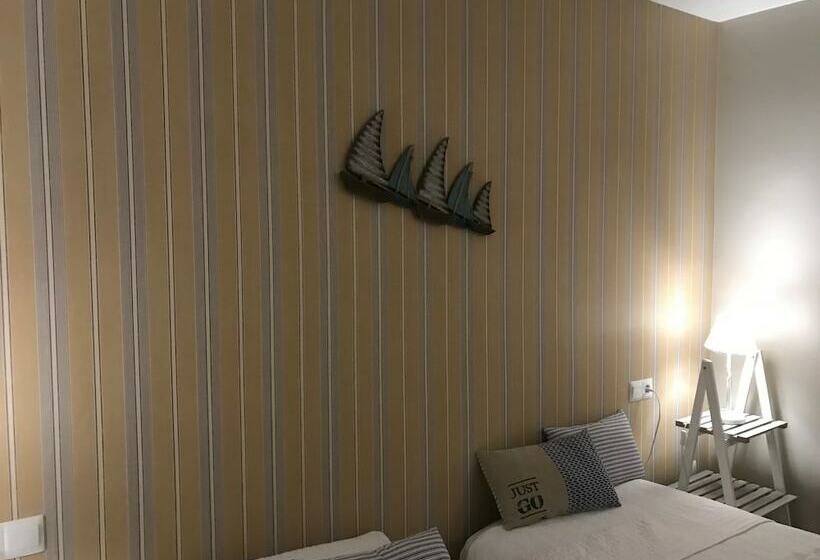 ホテル Hostal Llanda