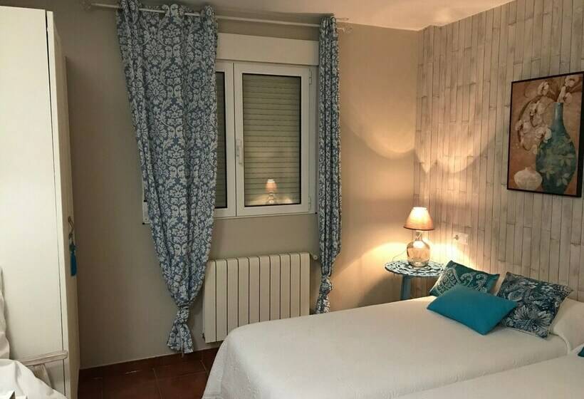 ホテル Hostal Llanda