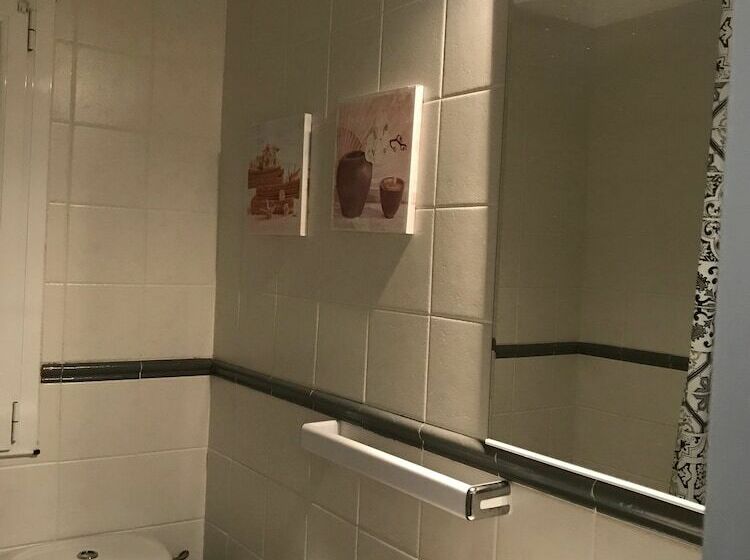 ホテル Hostal Llanda