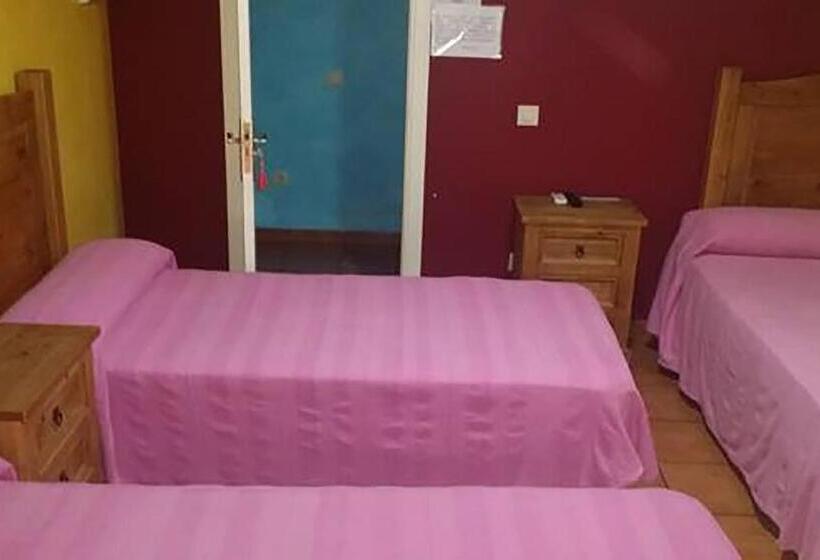 בית מלון כפרי Hostal Velarde