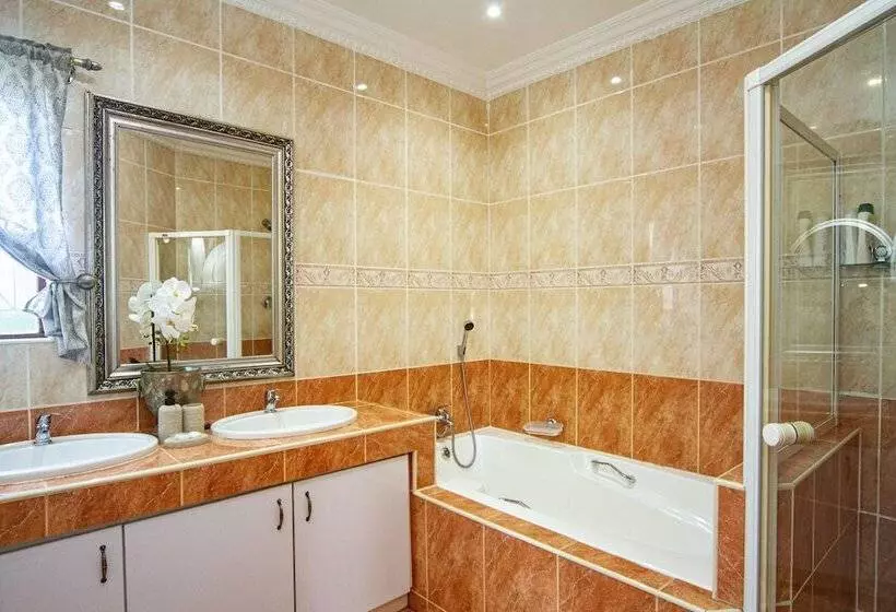 Hotelli La Loggia B&b