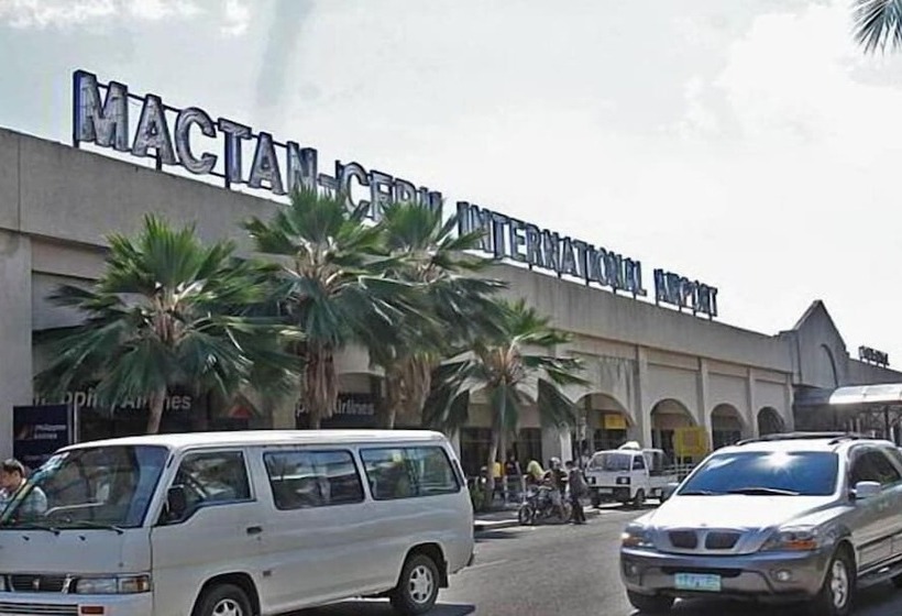 בית מלון כפרי Mactancebu Airport Budget