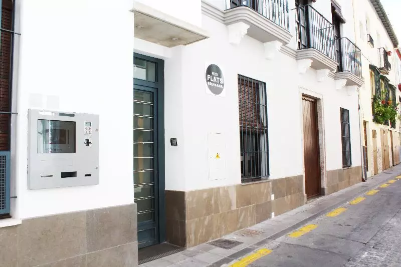 هتل Nest Flats Granada