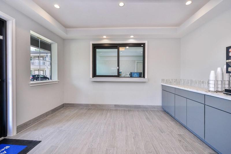 هتل Palace Inn Blue Tomball Parkway