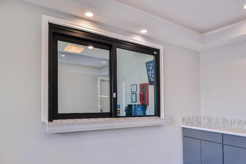 هتل Palace Inn Blue Tomball Parkway