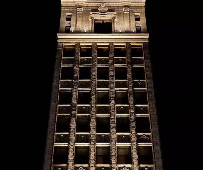 The Siren Hotel, An Ash