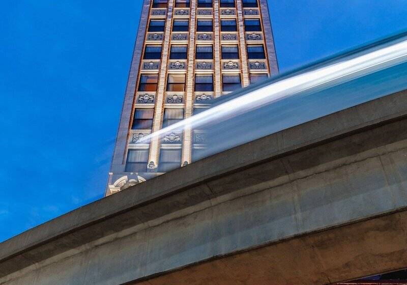 The Siren Hotel, An Ash