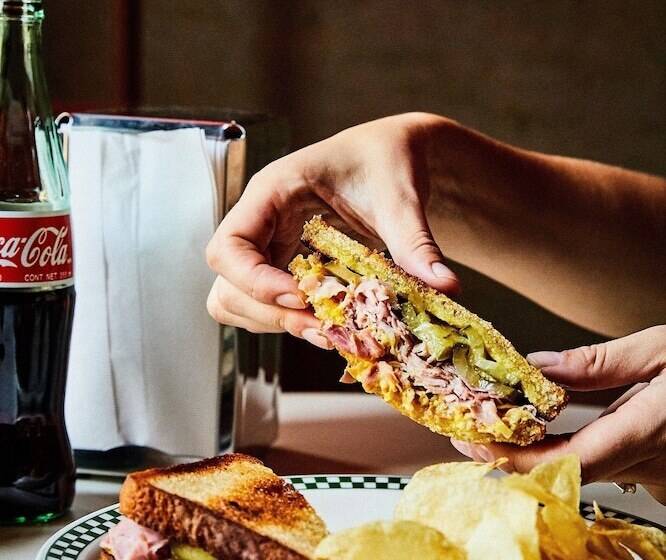 The Siren Hotel, An Ash