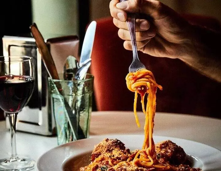 The Siren Hotel, An Ash