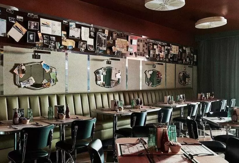 The Siren Hotel, An Ash