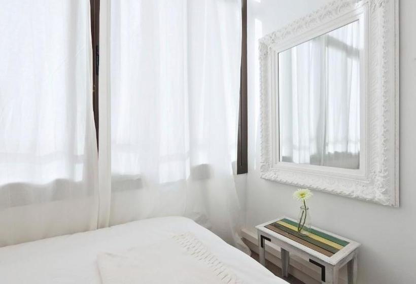 The White Flats Sant Antoni