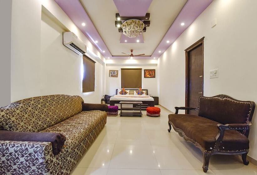 Fabhotel Crystal Inn Ii   Paldi Char Rasta