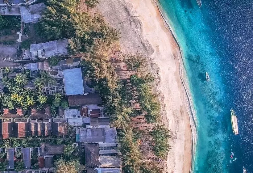 簡易ホテル Warna Beach