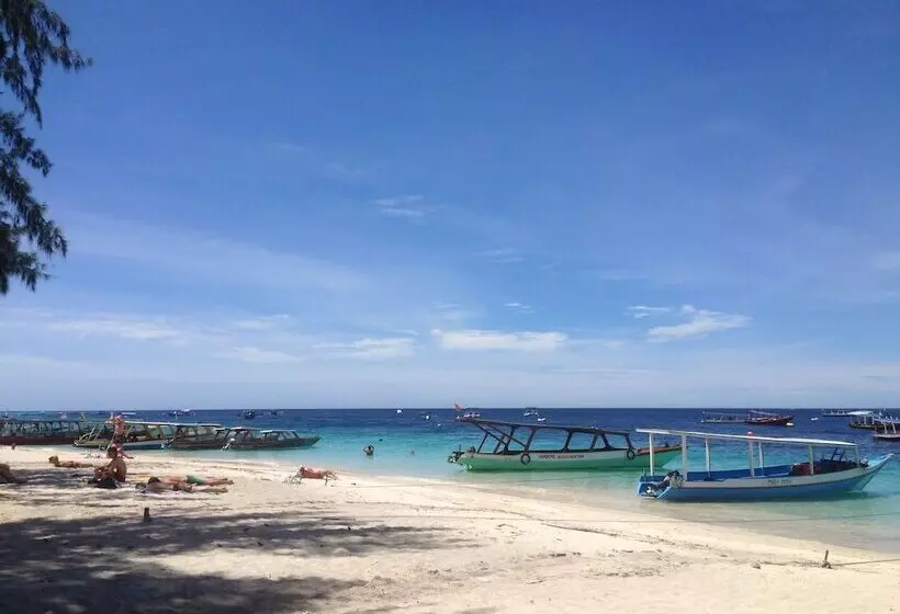 簡易ホテル Warna Beach