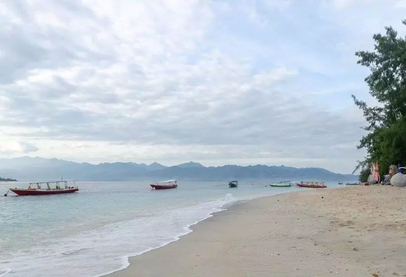 簡易ホテル Warna Beach