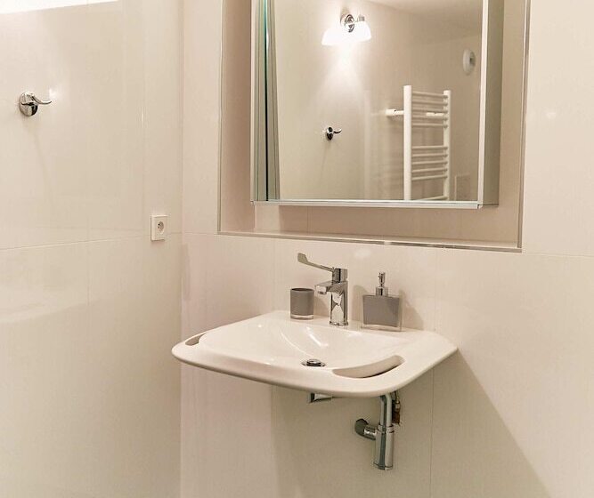 ホテル Apartments Du Louvre  Le Marais