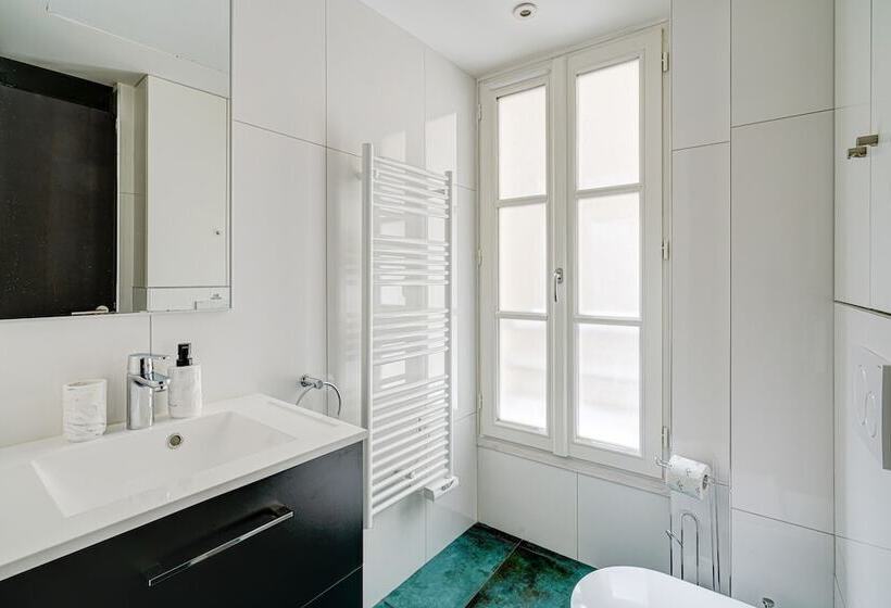 ホテル Apartments Du Louvre  Le Marais