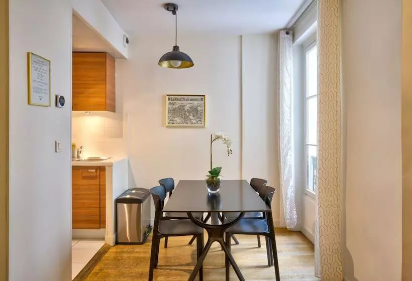 ホテル Apartments Du Louvre  Le Marais