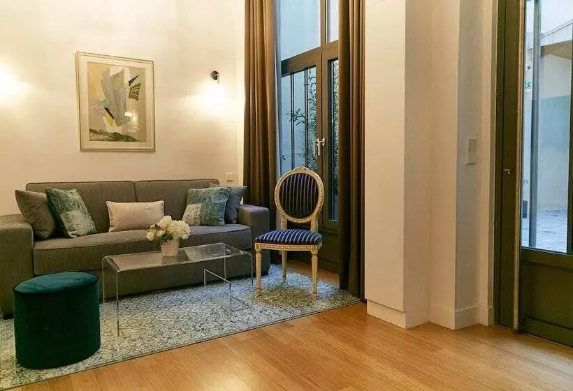 ホテル Apartments Du Louvre  Le Marais