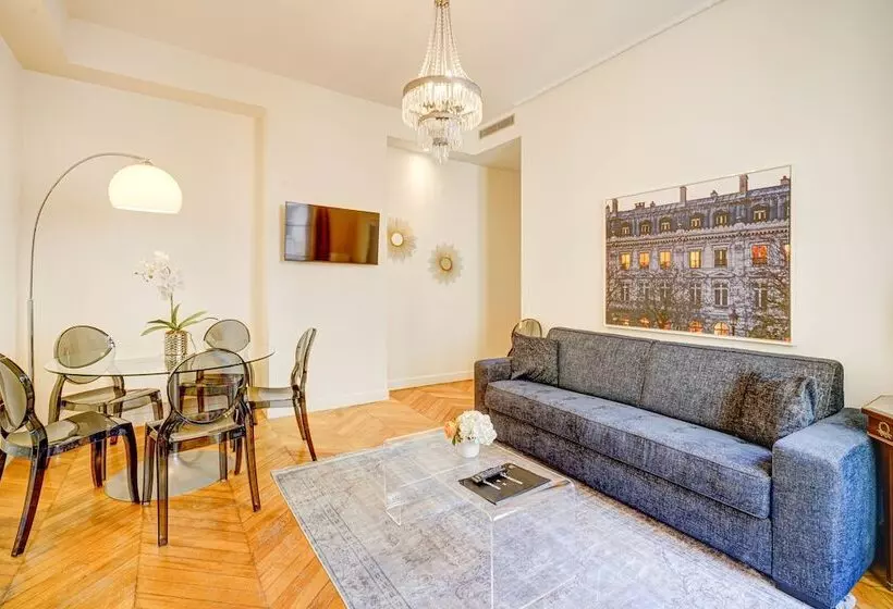 ホテル Apartments Du Louvre  Le Marais
