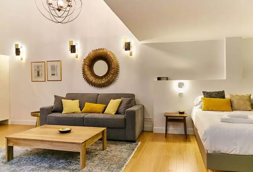 ホテル Apartments Du Louvre  Le Marais