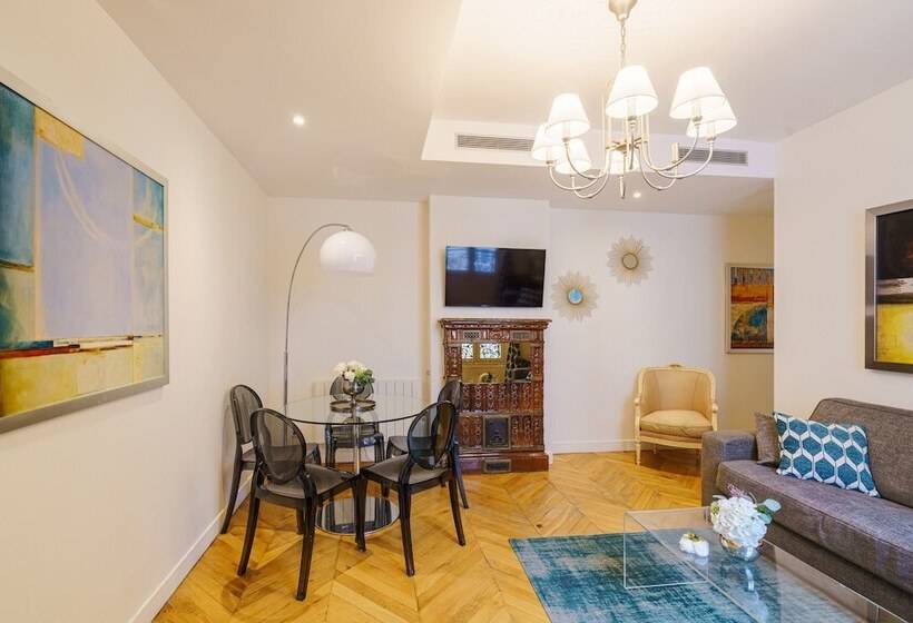 ホテル Apartments Du Louvre  Le Marais