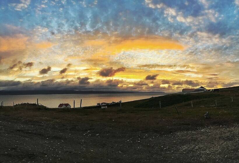 هتل Bessastadir Guesthouse