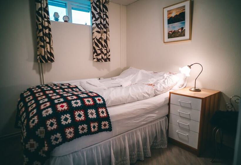 هتل Bessastadir Guesthouse