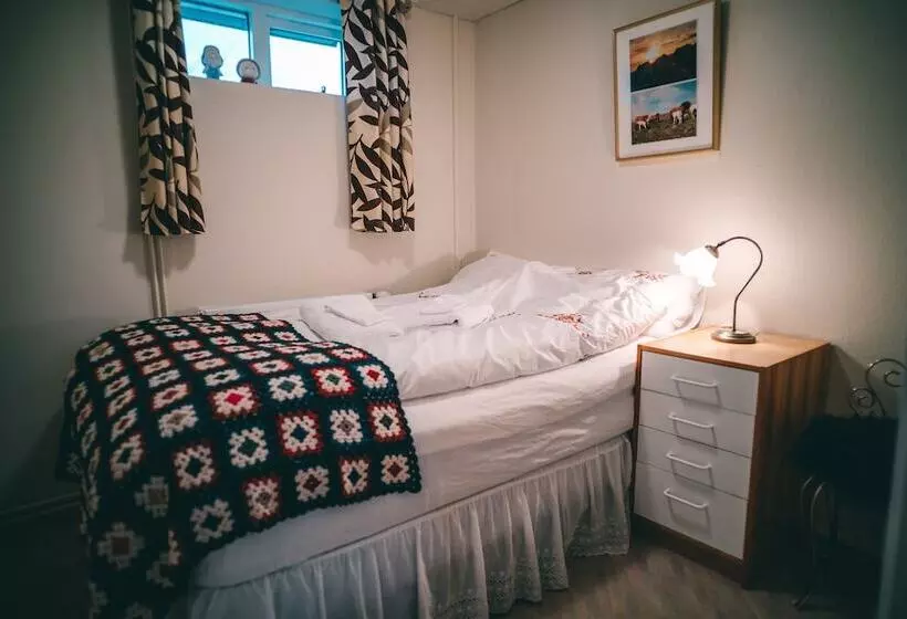 هتل Bessastadir Guesthouse