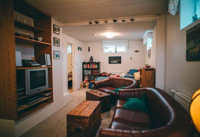 هتل Bessastadir Guesthouse