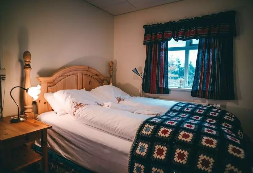 هتل Bessastadir Guesthouse