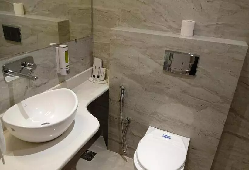 هتل M Square Premier, A Unit Of Bk Castles